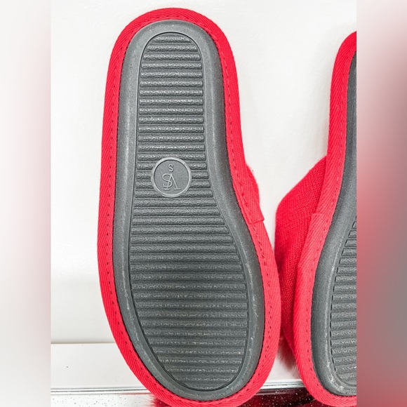 Victorias Secret red slippers - Picture 5 of 6